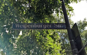 Straßenschild Weißenburger Straße