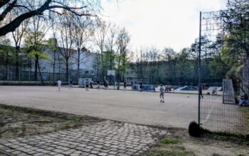 Basketballplatz und Skatefläche am Hypopark