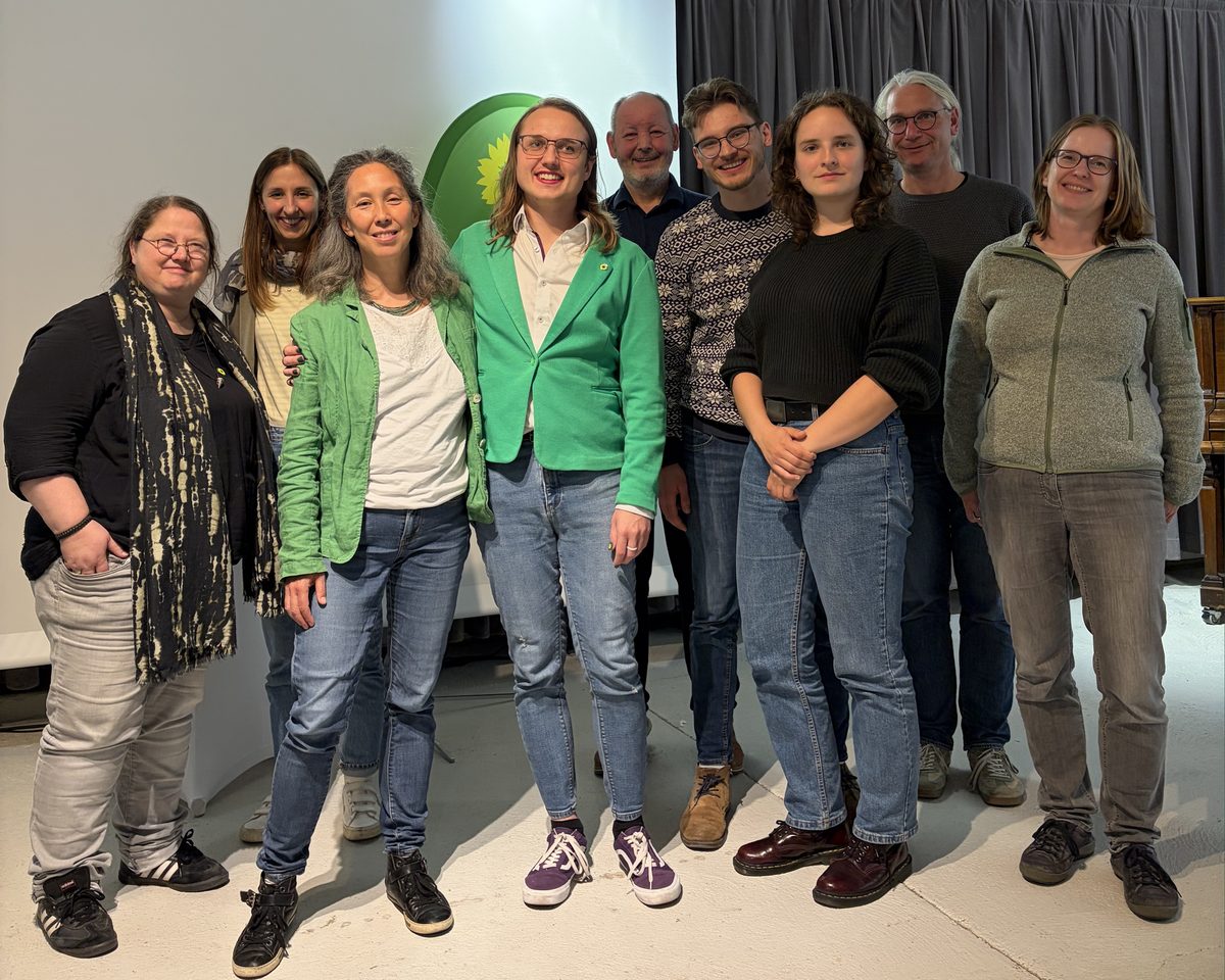 Der neue Vorstand direkt nach der Wahl in Aubing, v.l.n.r. Anja Callam, Katharina Derwell, Suny Kim, Vik Spanier, Horst Kunz, Tobias Eberle, Antonia Messerschmitt, Gerald Zehetbauer, Nicole Behrens (Fotonachweis: Copyright by Julia Post)